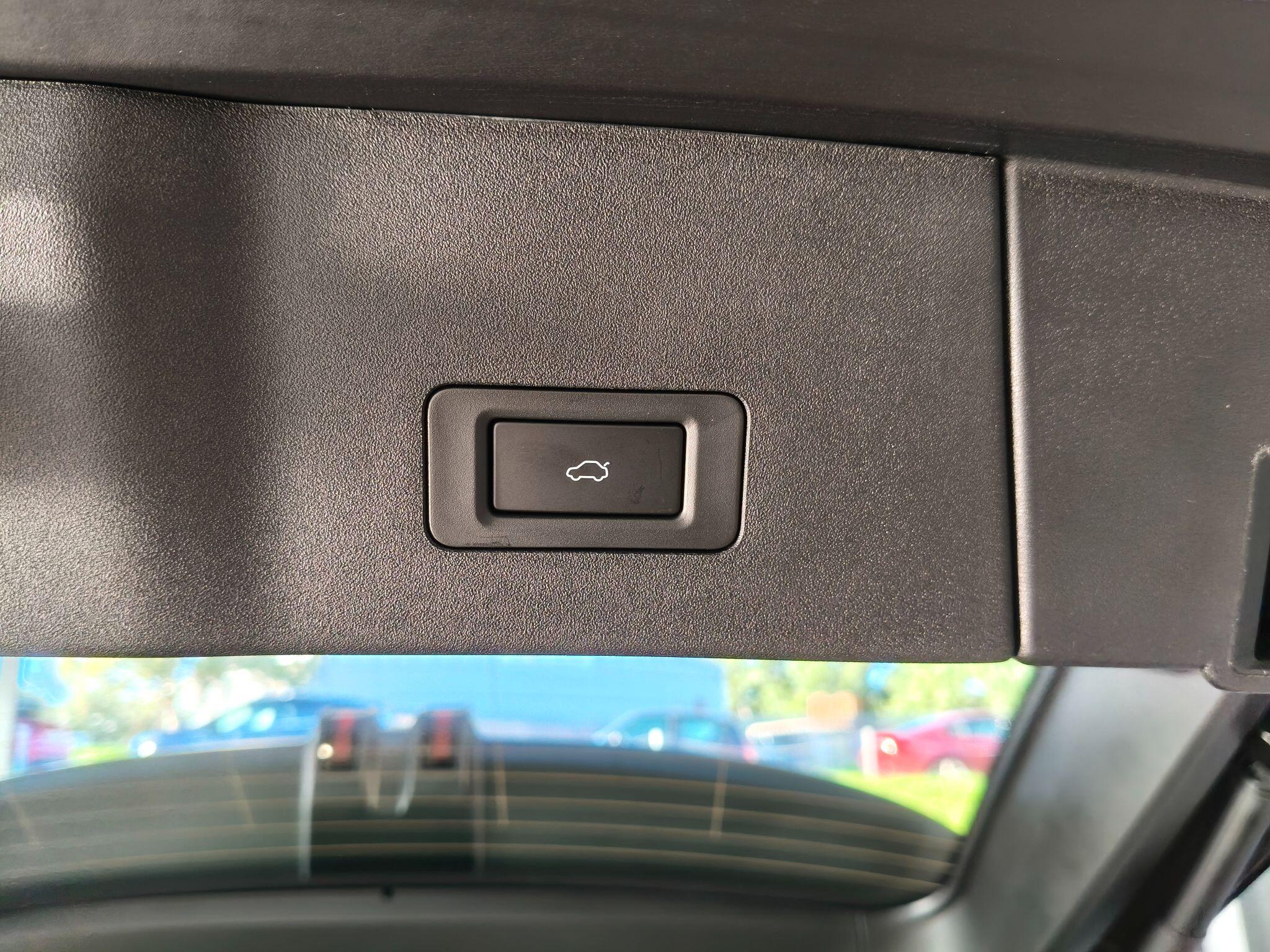 Large vehicle image